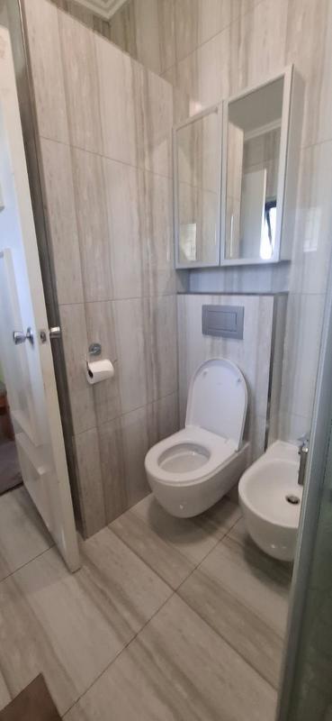 6 Bedroom Property for Sale in Cravenby Western Cape